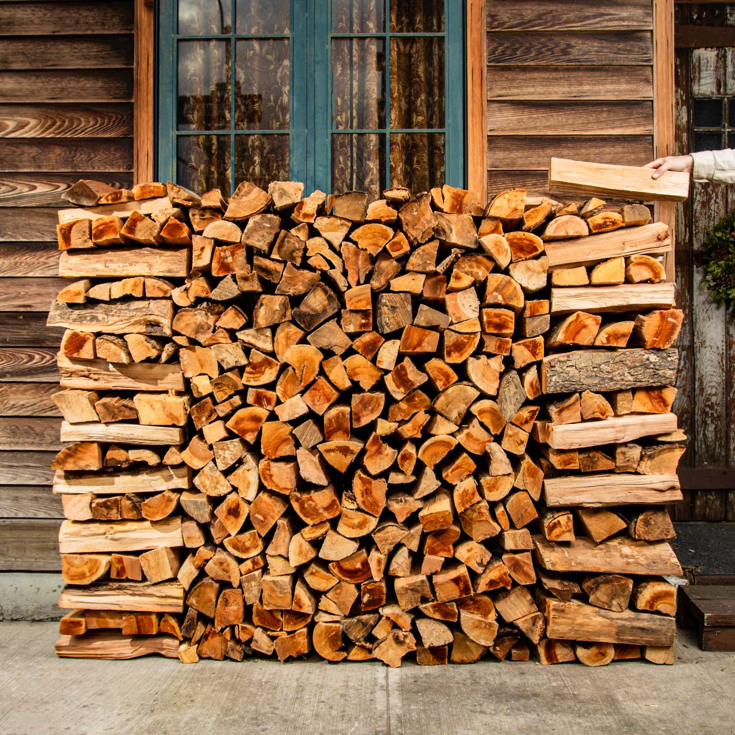 J&J Half Rack - a face cord of seasoned Long Island hardwood, 8ft long by 4ft high