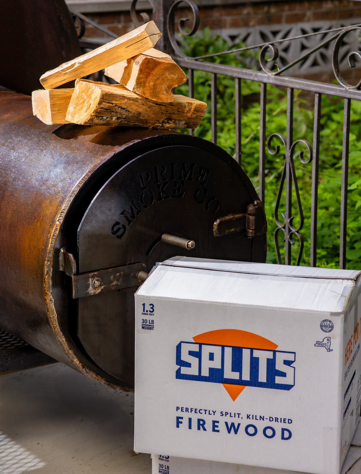 SPLITS kiln-dried wood on an offset smoker