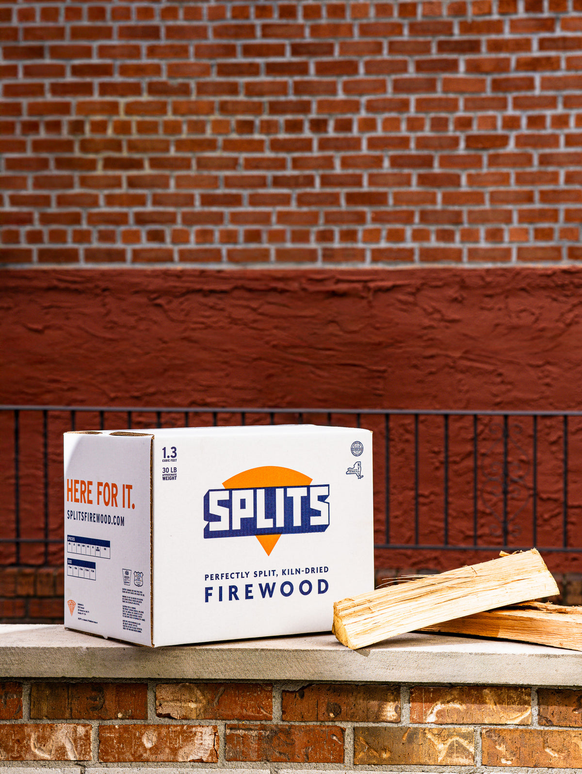 SPLITS perfectly split kiln-dried firewood box
