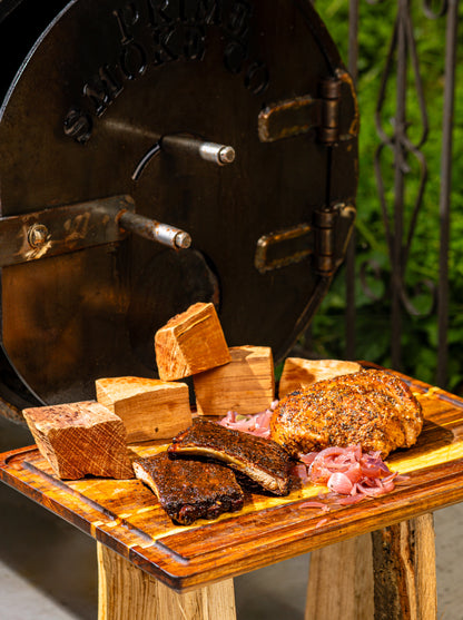 SPLITS smoking wood chunks with smoked ribs and pork