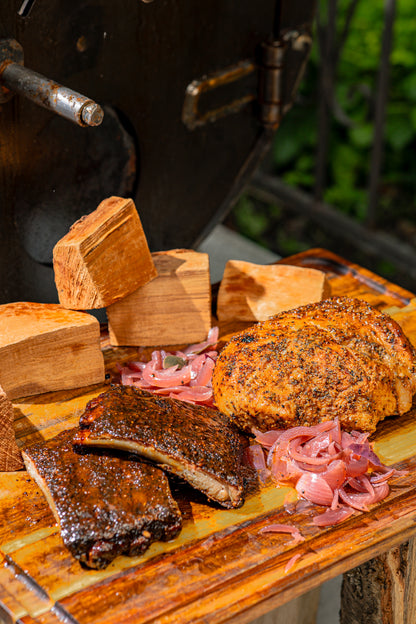 SPLITS smoking wood chunks with smoked ribs and pork