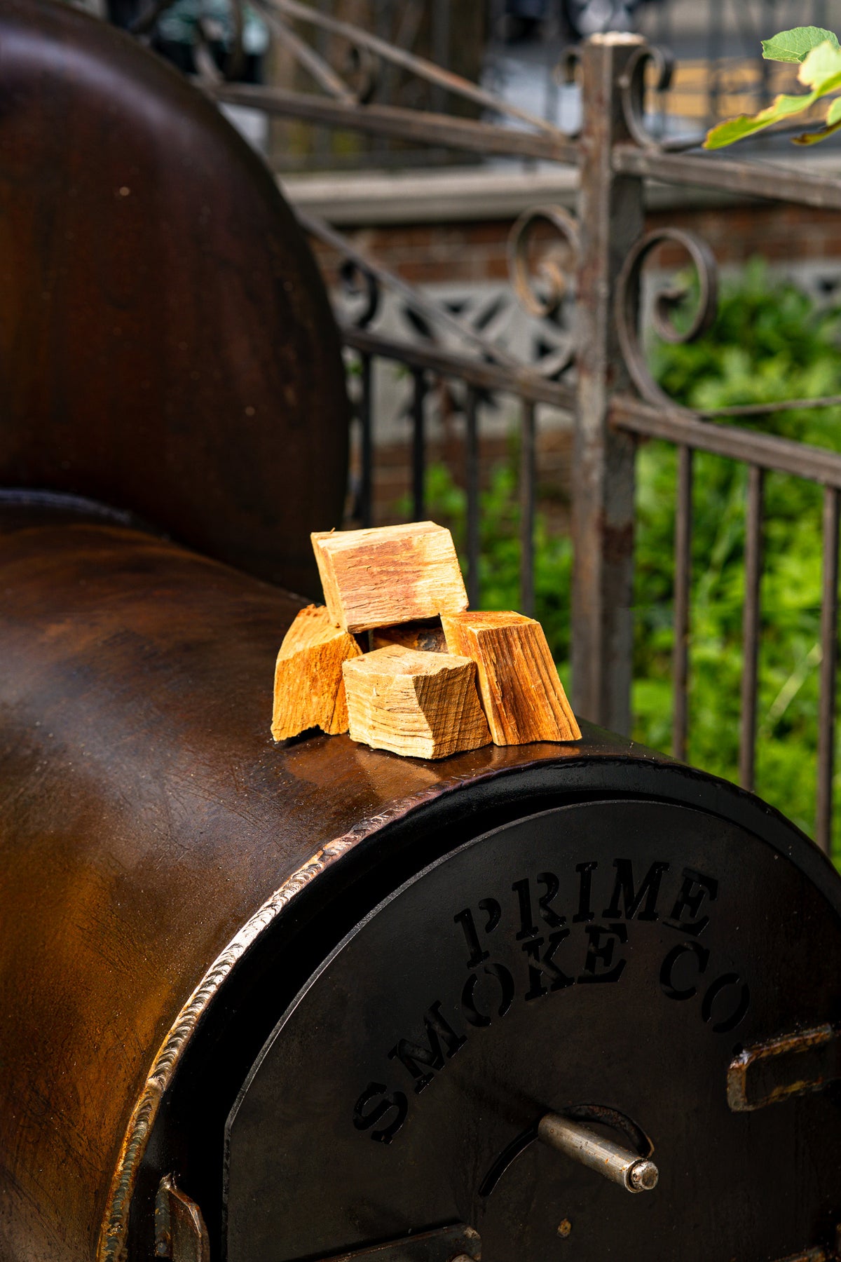SPLITS kiln-dried wood on an offset smoker