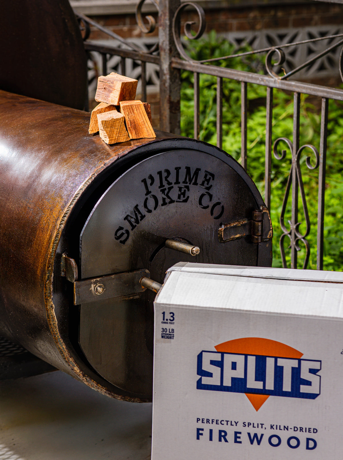 SPLITS kiln-dried wood on an offset smoker