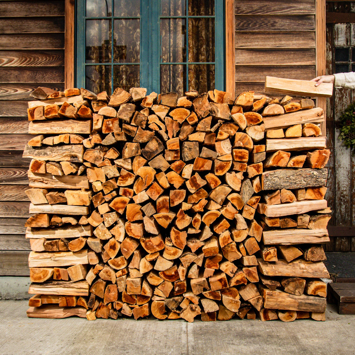 Full cord of 16 inch kiln-dried mixed hardwood firewood, stacked